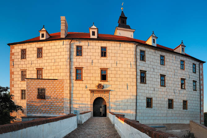 Kniha “Jizni Morava - Libor Svacek" - vydani 1., rok 2011 Photographer: Libor Svacek; box@fotosvacek.cz; Mobile: +420 602428001; 