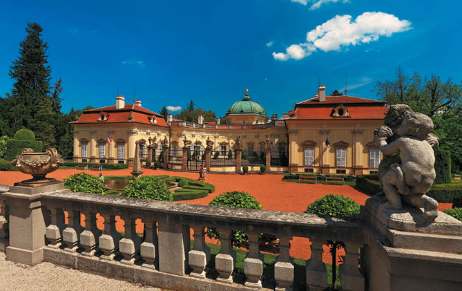 Kniha “Jizni Morava - Libor Svacek" - vydani 1., rok 2011 Photographer: Libor Svacek; box@fotosvacek.cz; Mobile: +420 602428001; 