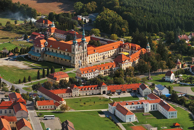 Kniha “Jizni Morava - Libor Svacek" - vydani 1., rok 2011 Photographer: Libor Svacek; box@fotosvacek.cz; Mobile: +420 602428001; 