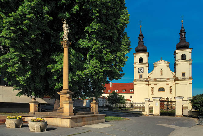 Kniha “Jizni Morava - Libor Svacek" - vydani 1., rok 2011 Photographer: Libor Svacek; box@fotosvacek.cz; Mobile: +420 602428001; 